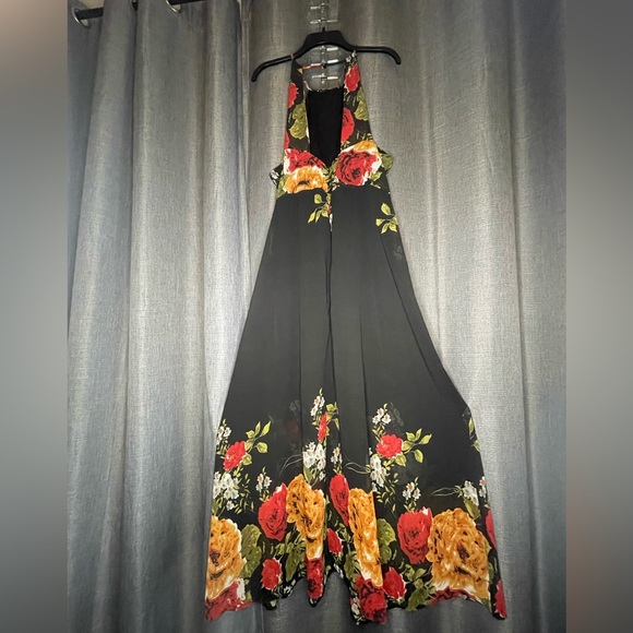 ❗️PRICE DROP❗️XL Black with flowers maxi halter style dress - Picture 6 of 10